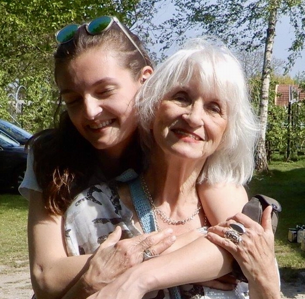 Corry met kleindochter Lyra in 2018