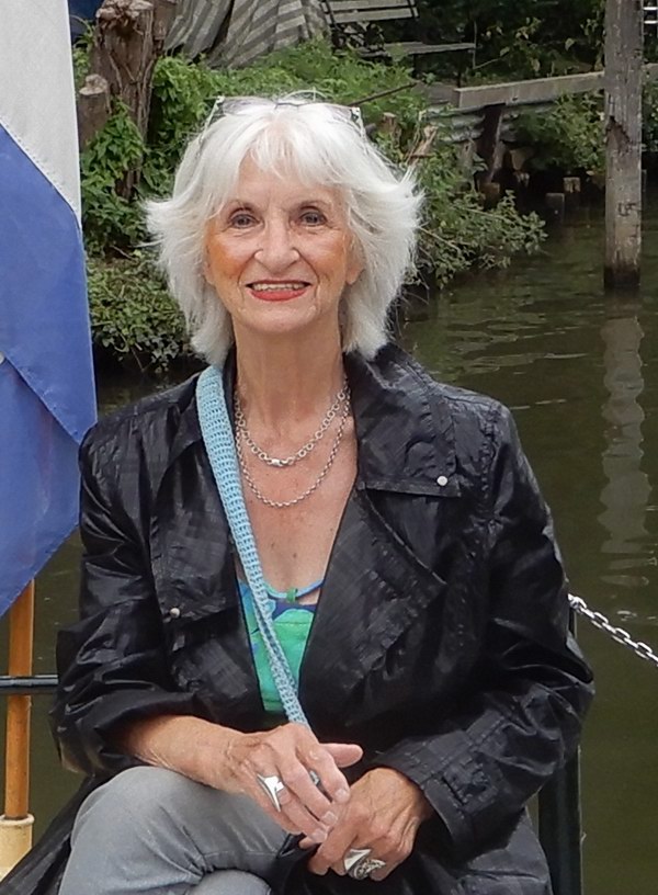 Corry op de Linge in de Betuwe, een plek waar ze graag kwam.